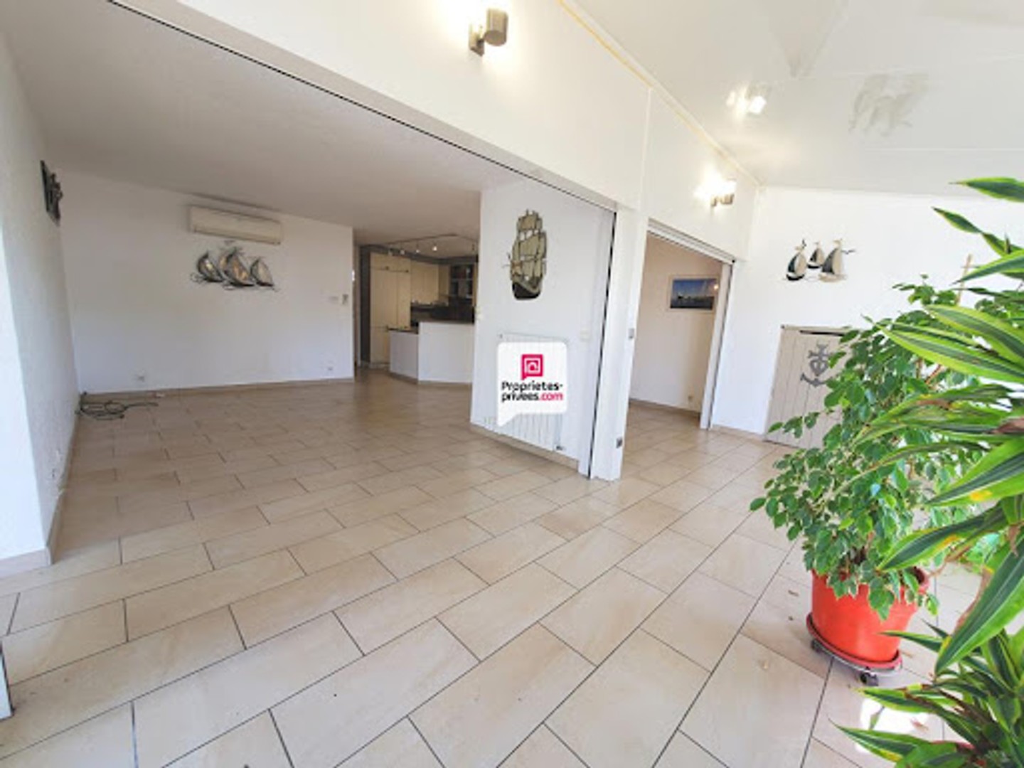Appartement à vendre - 4 pièces - 100m2 - Le Grau-Du-Roi (30240)