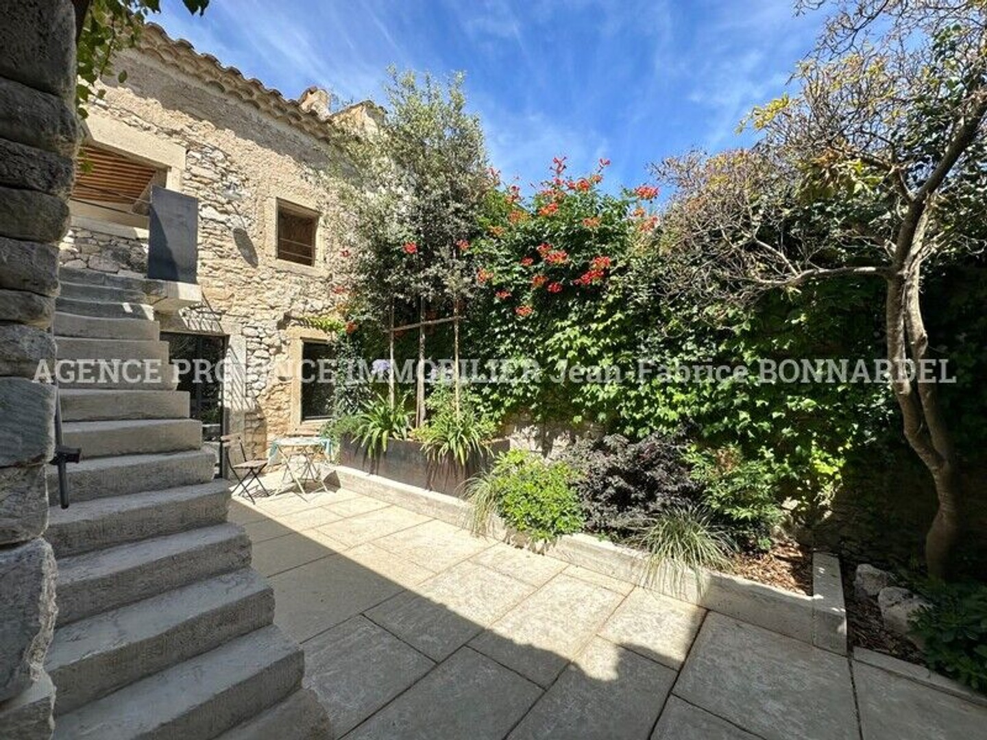 Maison à vendre - 10 pièces - 353m2 - Grignan (26230)