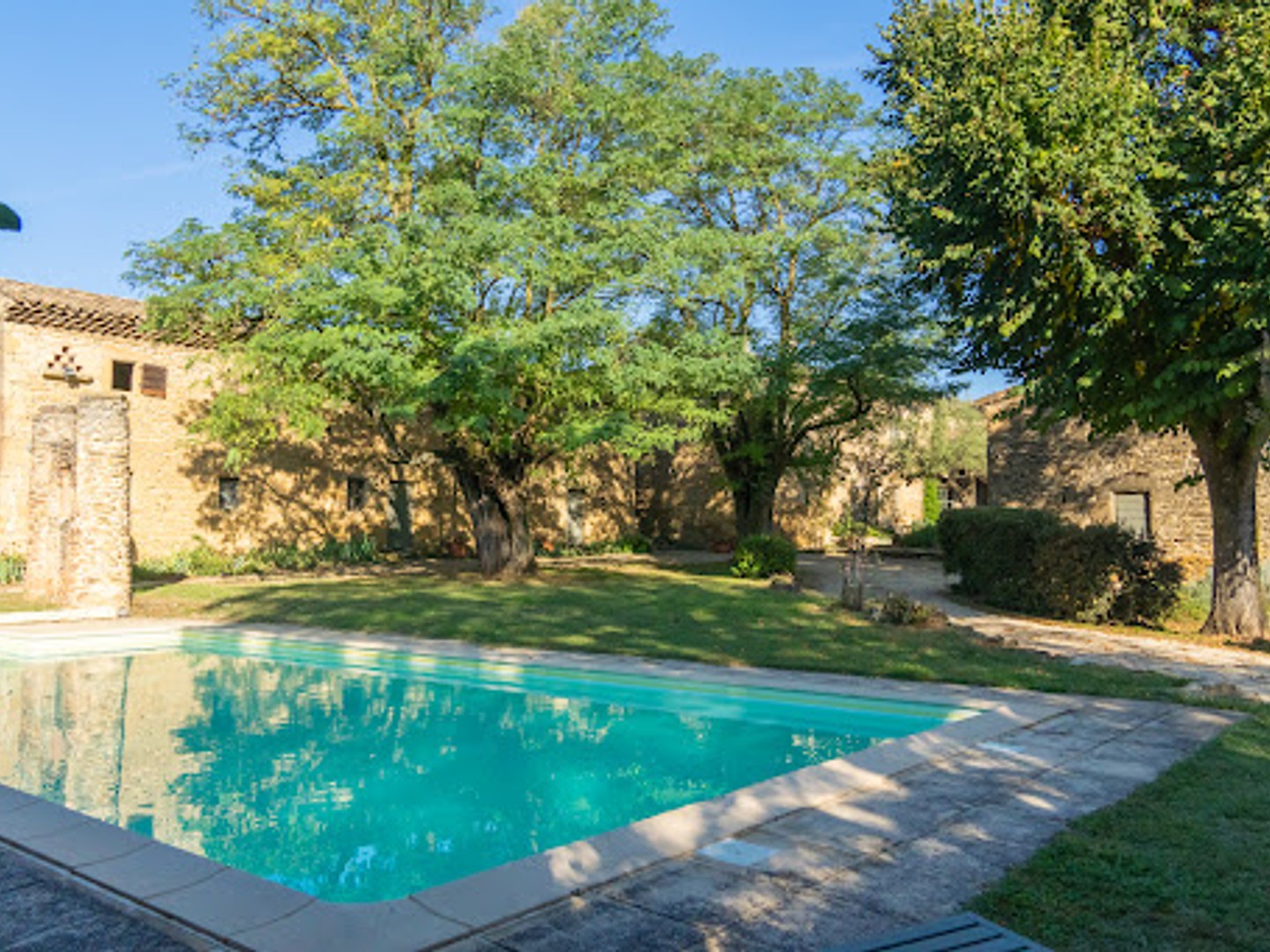Maison à vendre - 13 pièces - 442m2 - Montoison (26800)