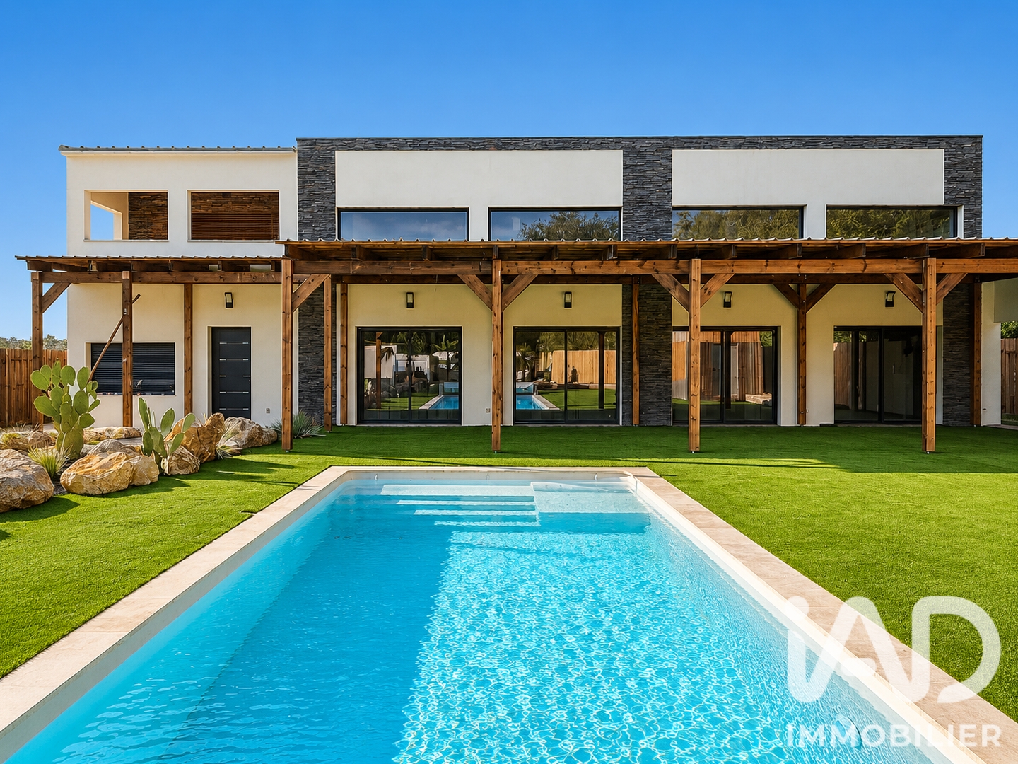 Maison 9 pièces 360 m²