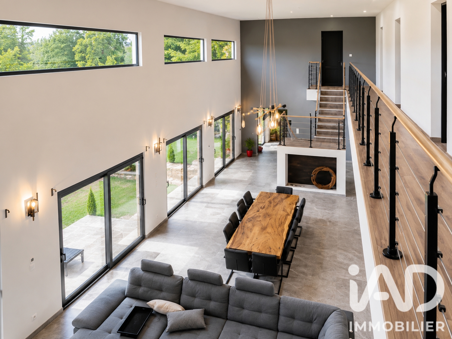 Maison à vendre - 9 pièces - 360m2 - Mollégès (13940)