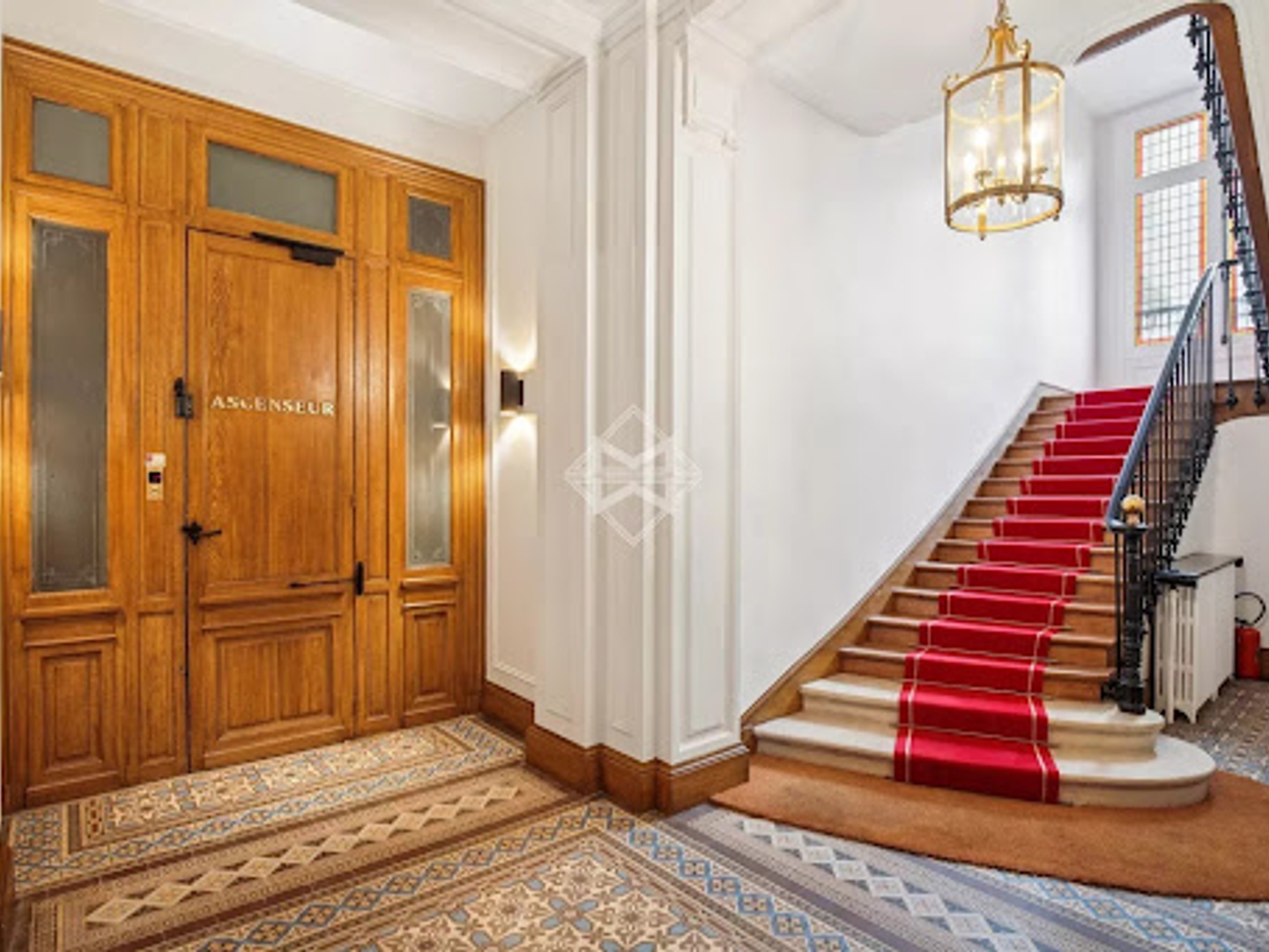 Appartement 6 pièces 216 m²