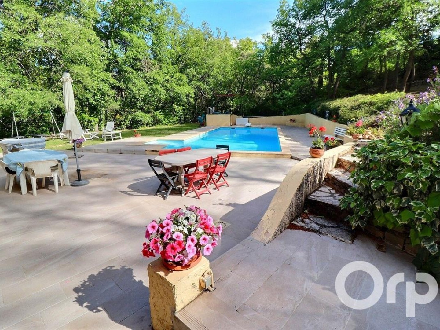 Maison à vendre - 7 pièces - 247m2 - Peynier (13790)