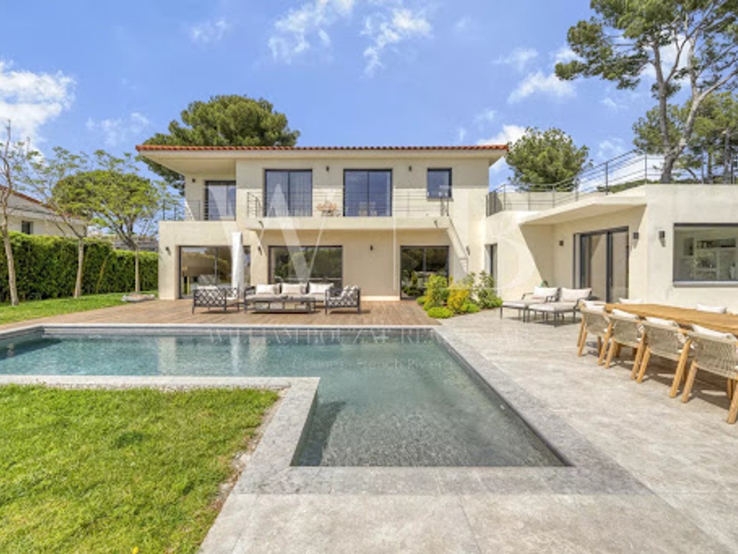 Villa 6 pièces 248 m²