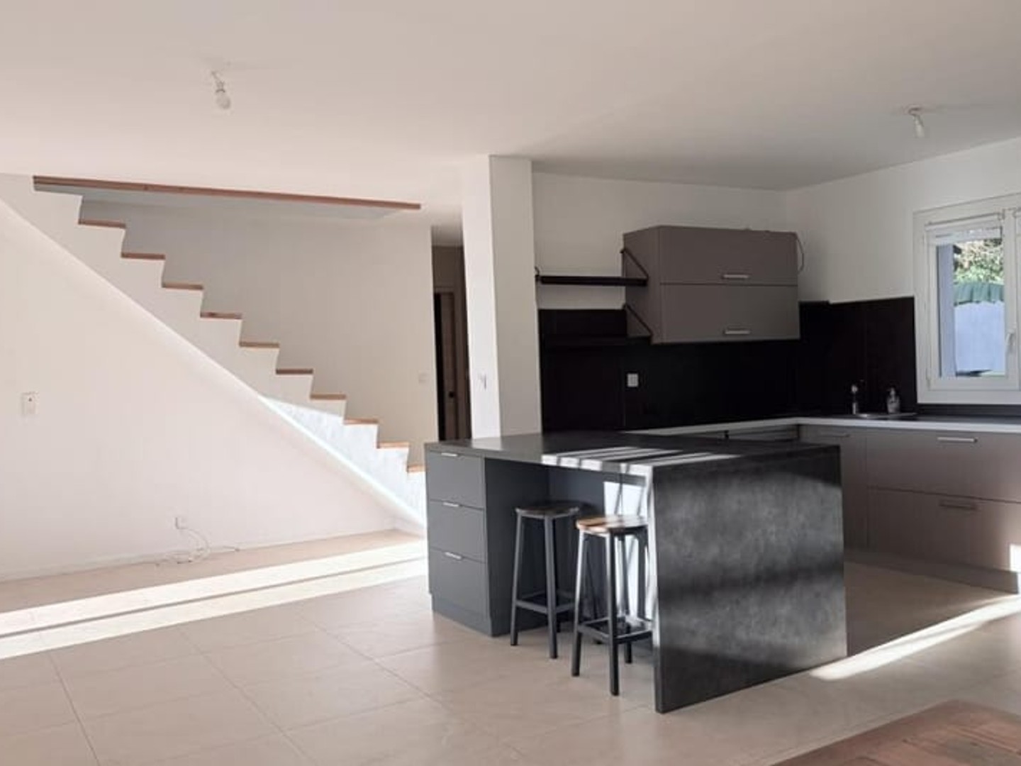 Maison à vendre - 2 pièces - 123m2 - Sainte-Maxime (83120)
