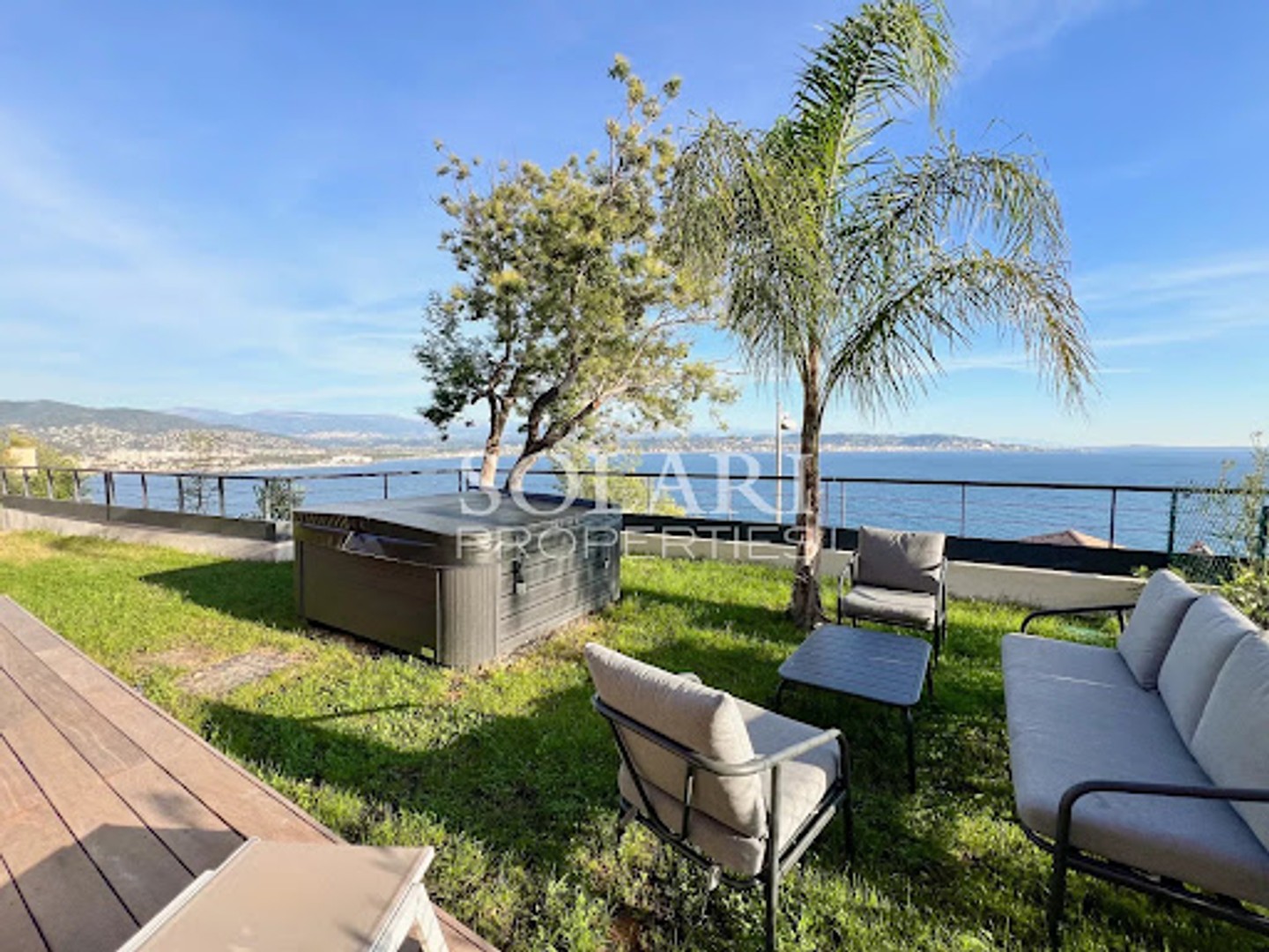 Appartement à vendre - 4 pièces - 127m2 - Théoule-Sur-Mer (06590)