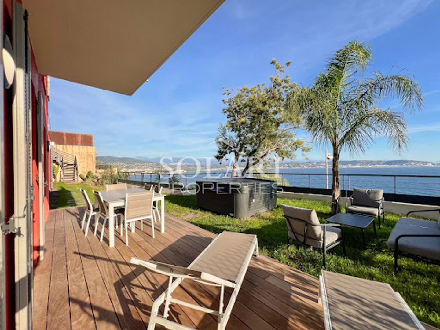 Appartement à vendre - 4 pièces - 127m2 - Théoule-Sur-Mer (06590)