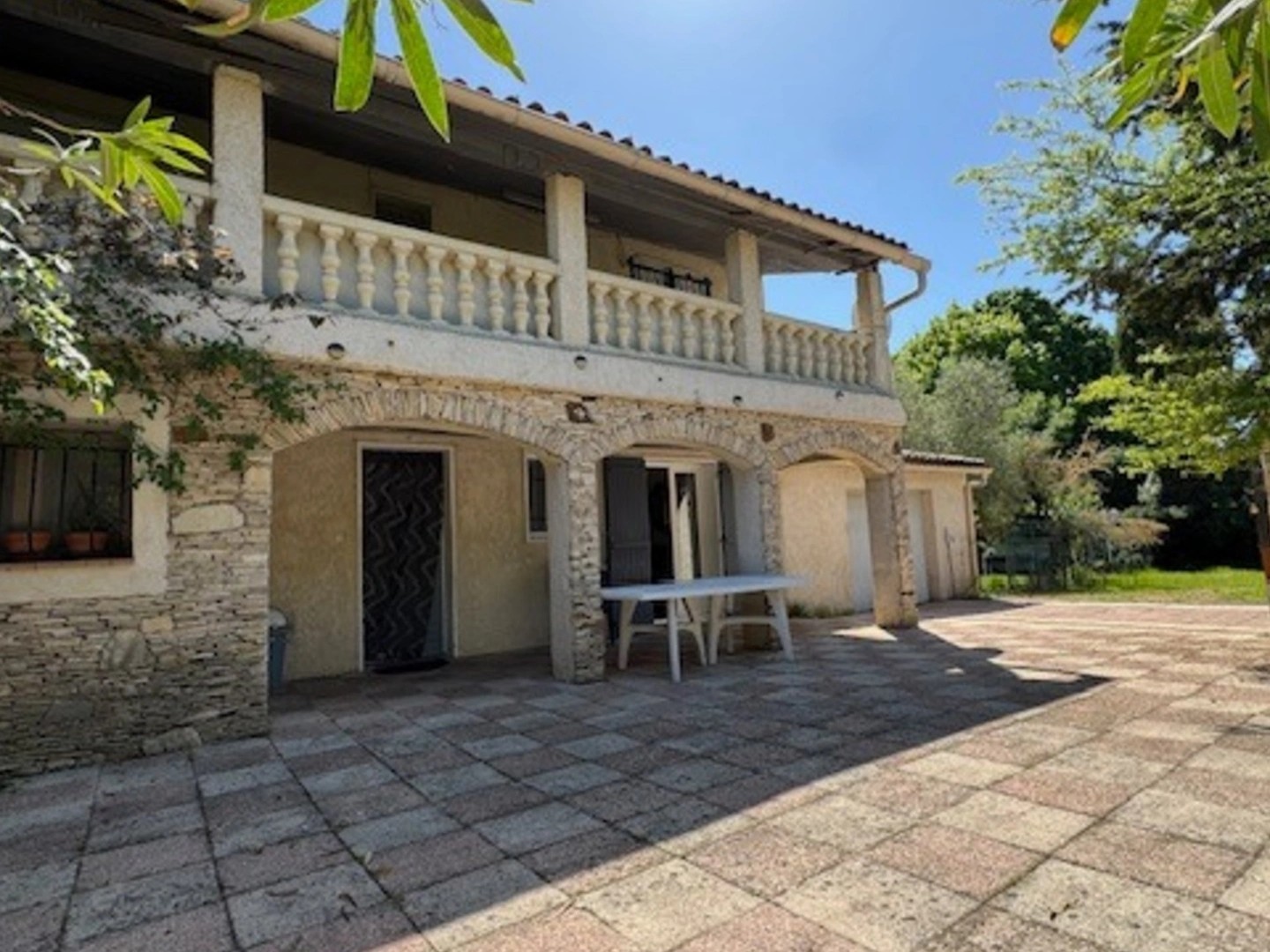 Maison à vendre - 7 pièces - 155m2 - Saint-Christol-Lè... (30380)