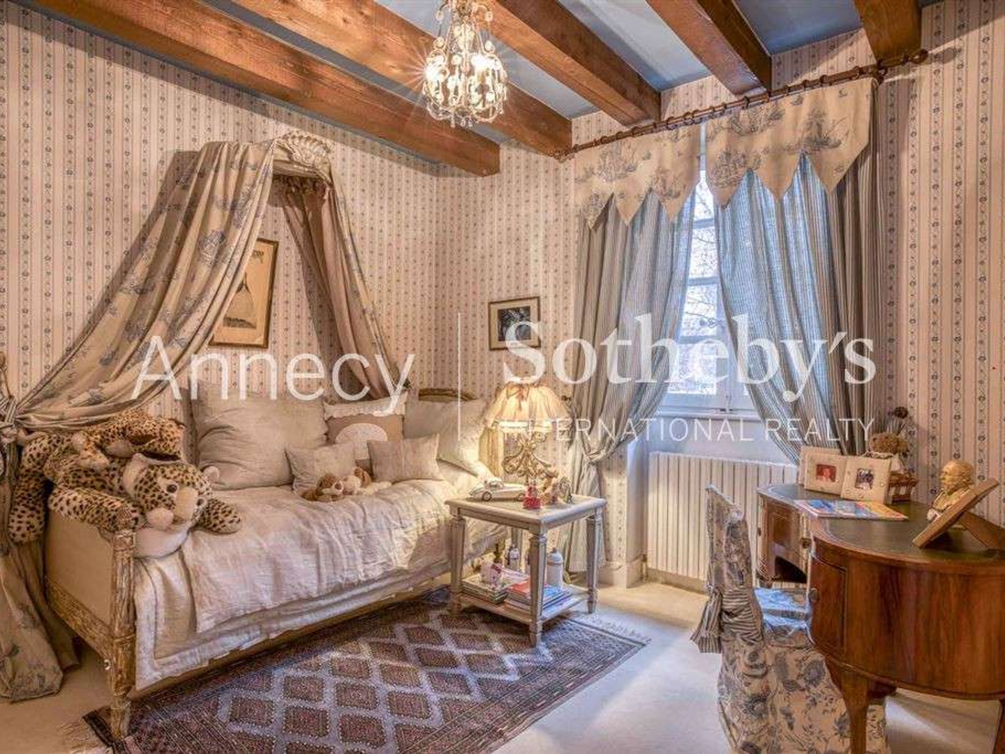 Maison 12 pièces 650 m²