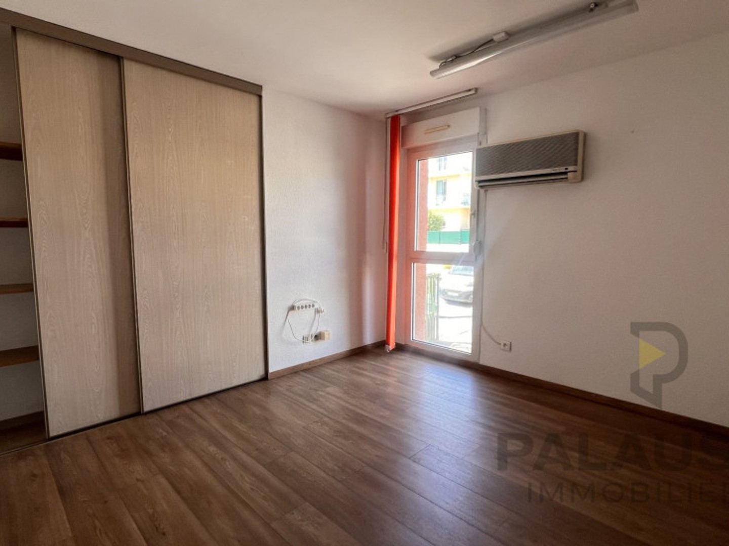Locaux à vendre - 10 pièces - 172m2 - Narbonne (11100)