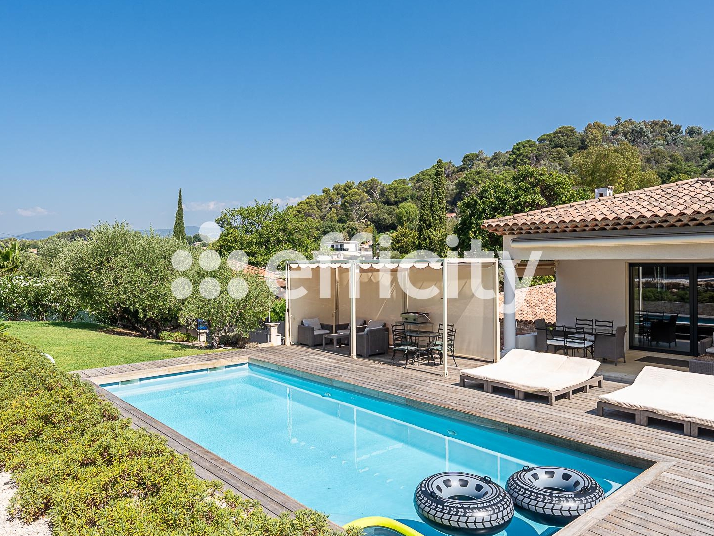 Maison 7 pièces 225 m²