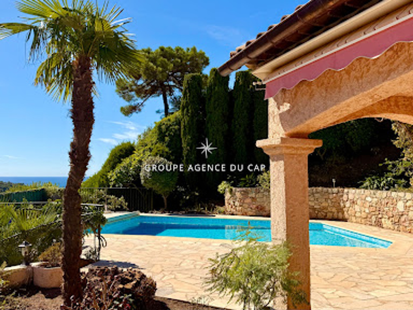Maison à vendre - 5 pièces - 180m2 - Roquebrune-Sur-Ar... (83380)