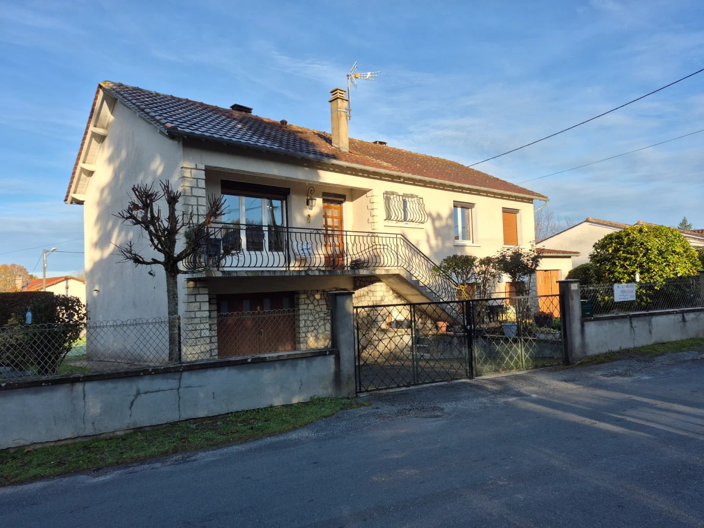 Maison à vendre - 6 pièces - 120m2 - Nontron (24300)
