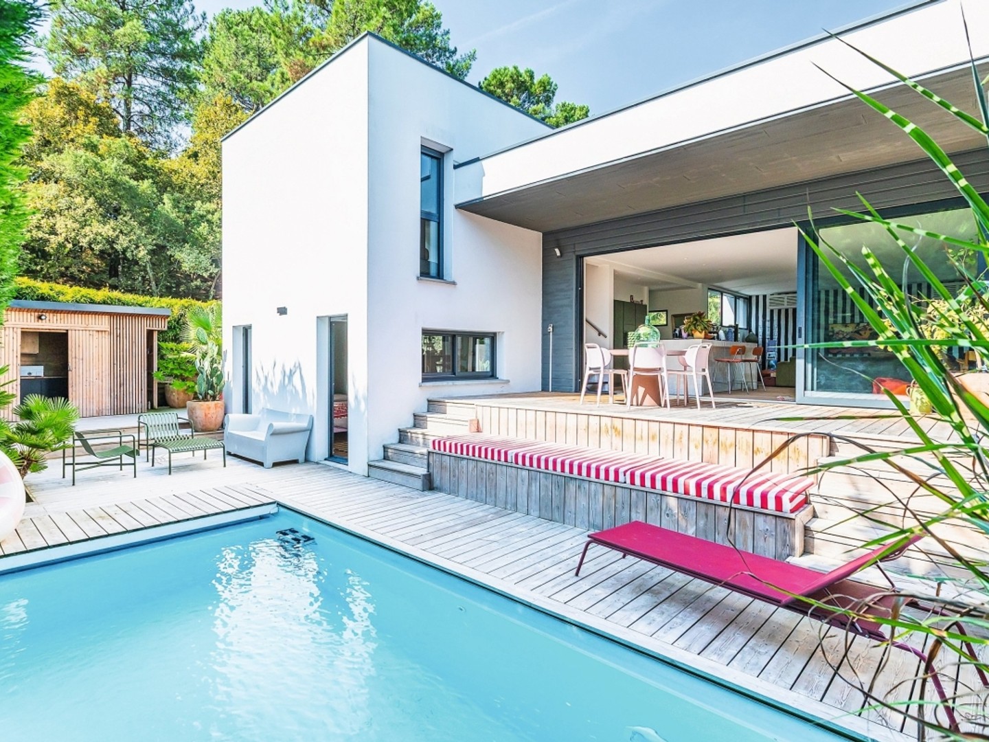 VILLA MODERNE AVEC PISCINE