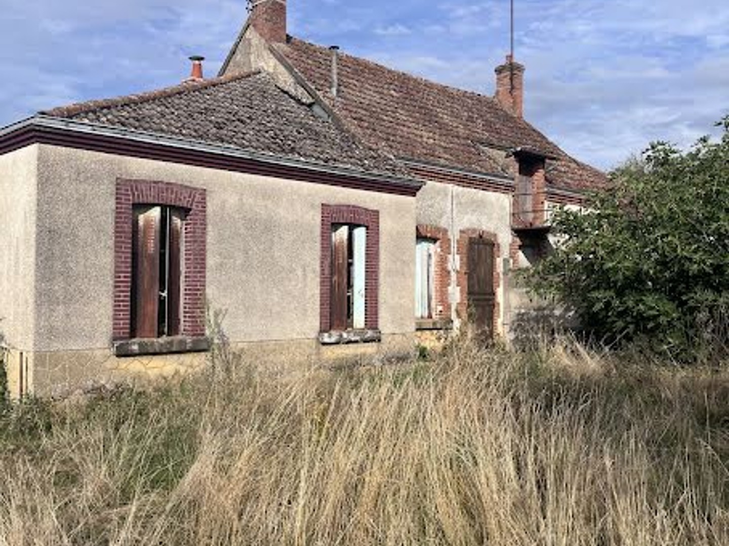 Maison à vendre - 7 pièces - 74m2 - Genouilly (18310)