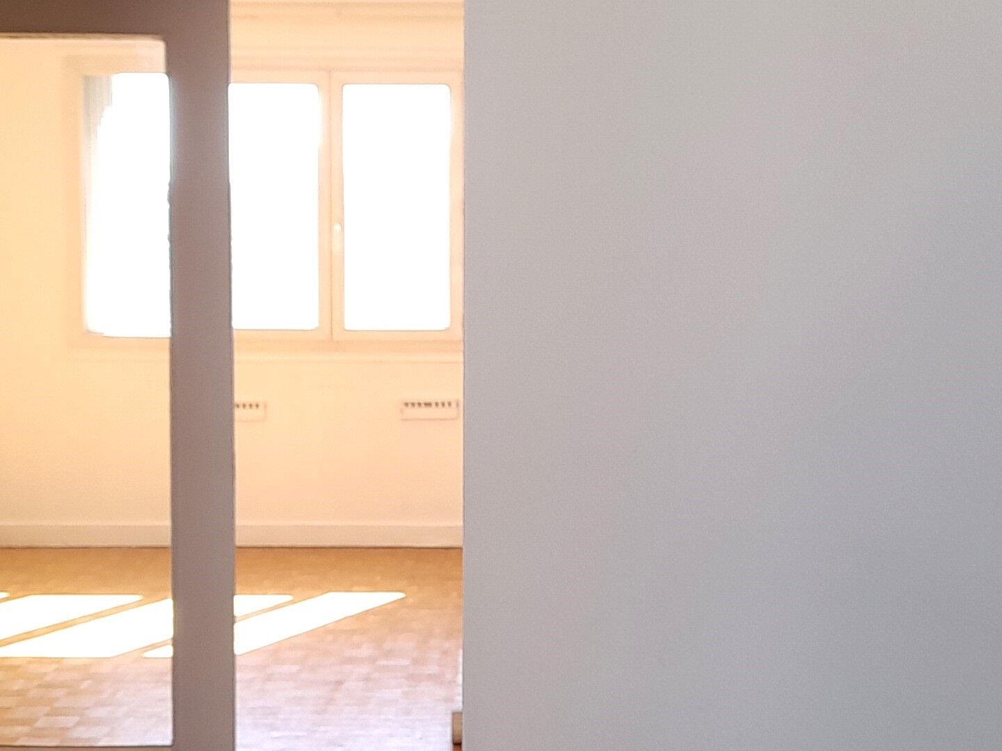 Appartement lumineux, en très bon état, vue dégagée et bien agencé. Idéal pour une installation rapide