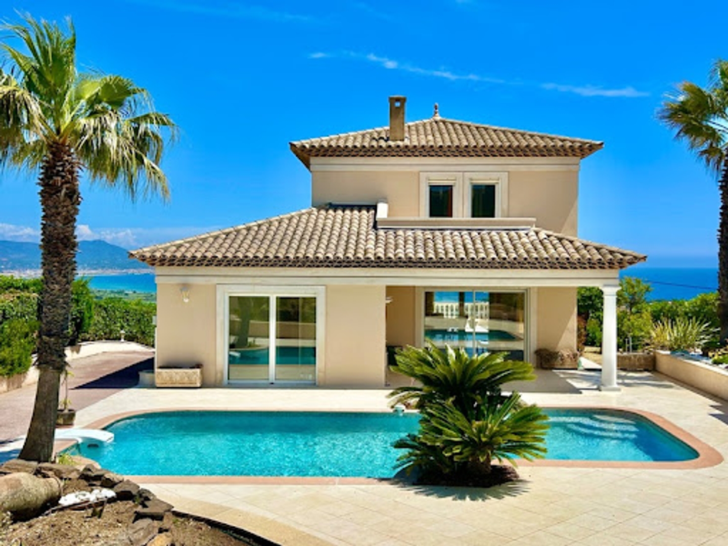 Maison 6 pièces 245 m²