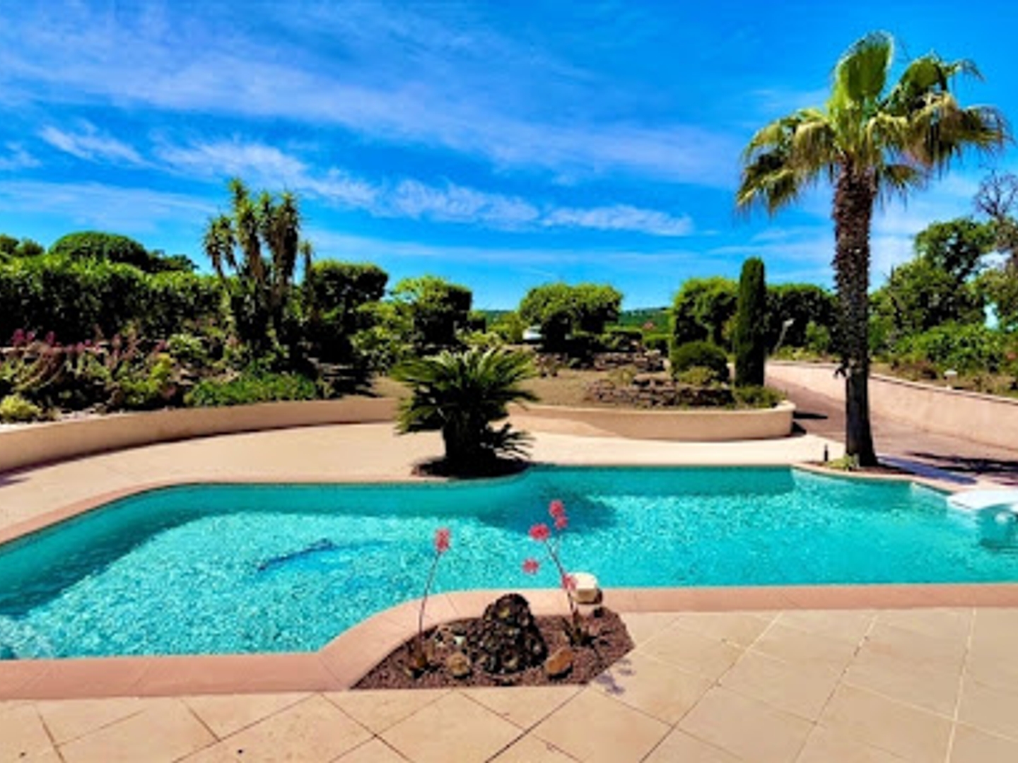 Maison à vendre - 6 pièces - 245m2 - Fréjus (83370)