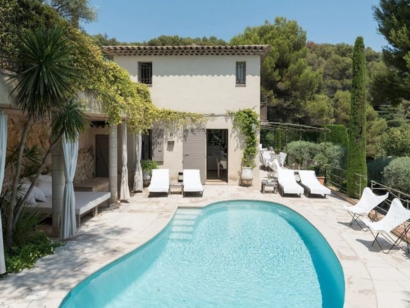 Maison à vendre - 9 pièces - 215m2 - La Colle-Sur-Loup (06480)