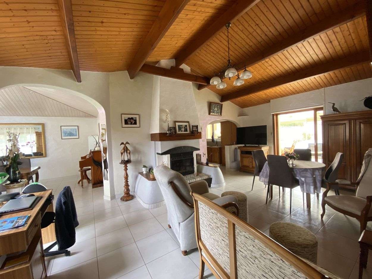 Maison à vendre - 5 pièces - 155m2 - Saint-Gilles-Croi... (85800)