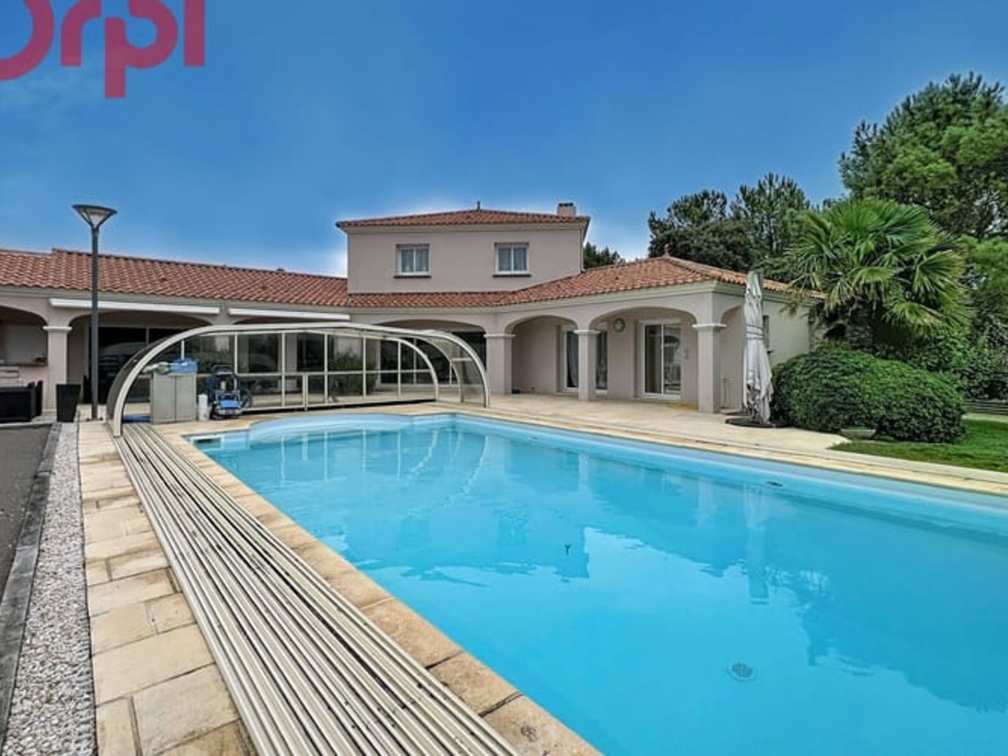 Maison à vendre - 5 pièces - 225m2 - Talmont-Saint-Hil... (85440)