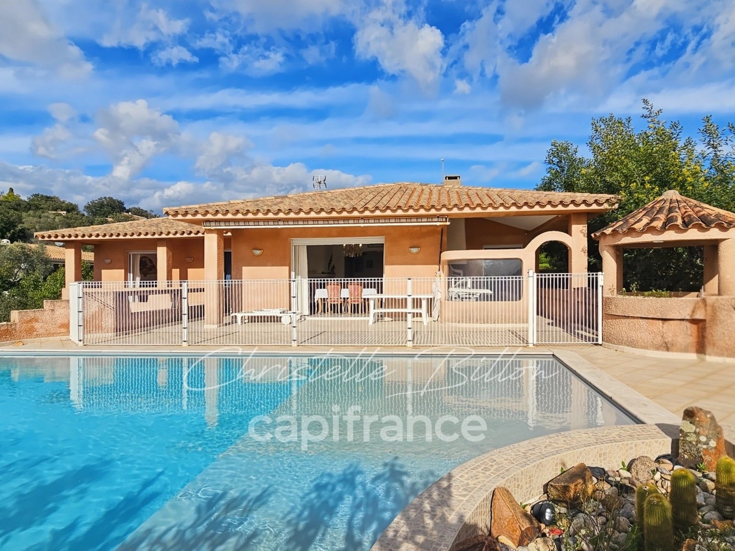 Maison 7 pièces 202 m²