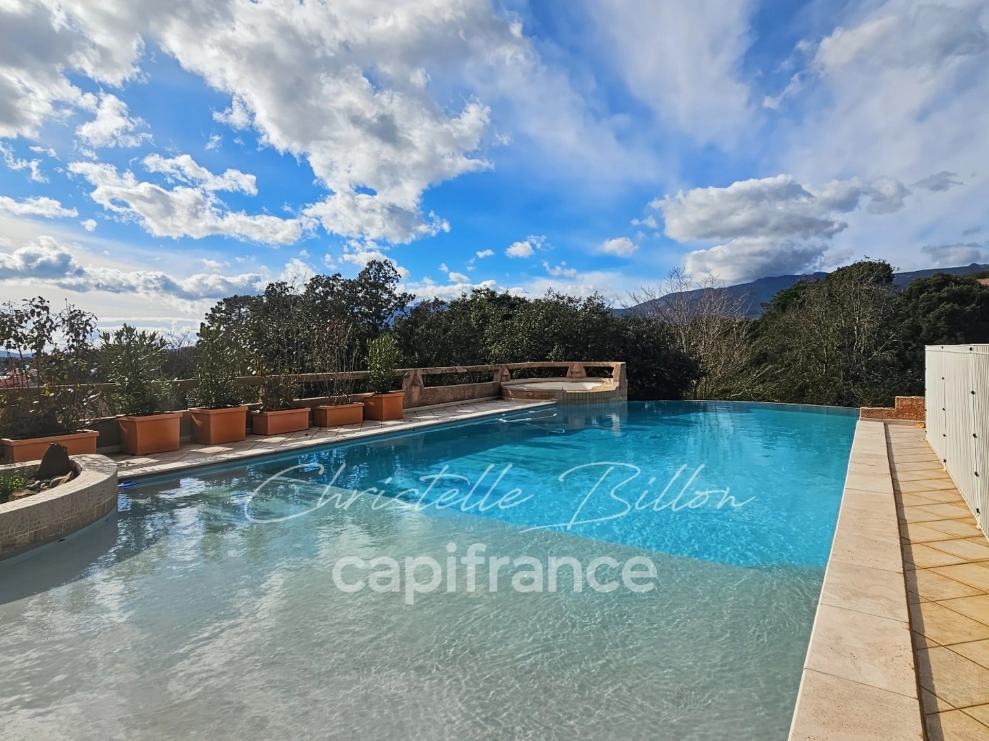 Maison à vendre - 7 pièces - 202m2 - Porto-Vecchio (20137)