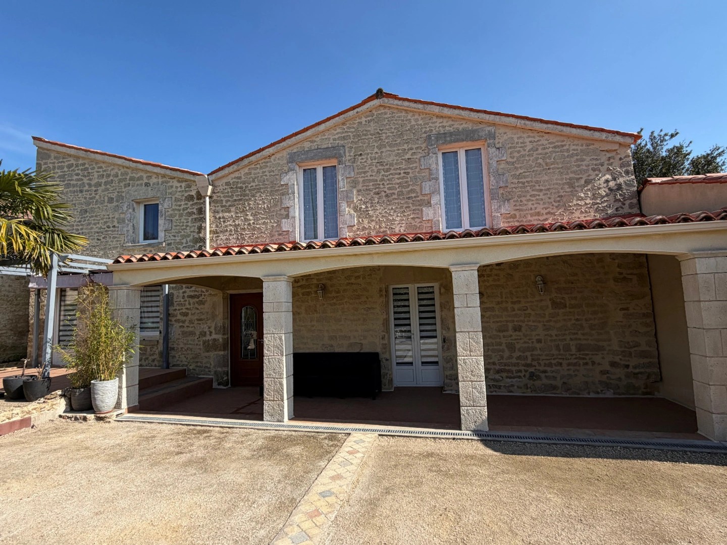 Maison à vendre - 7 pièces - 163m2 - Saint-Michel-Le-C... (85200)