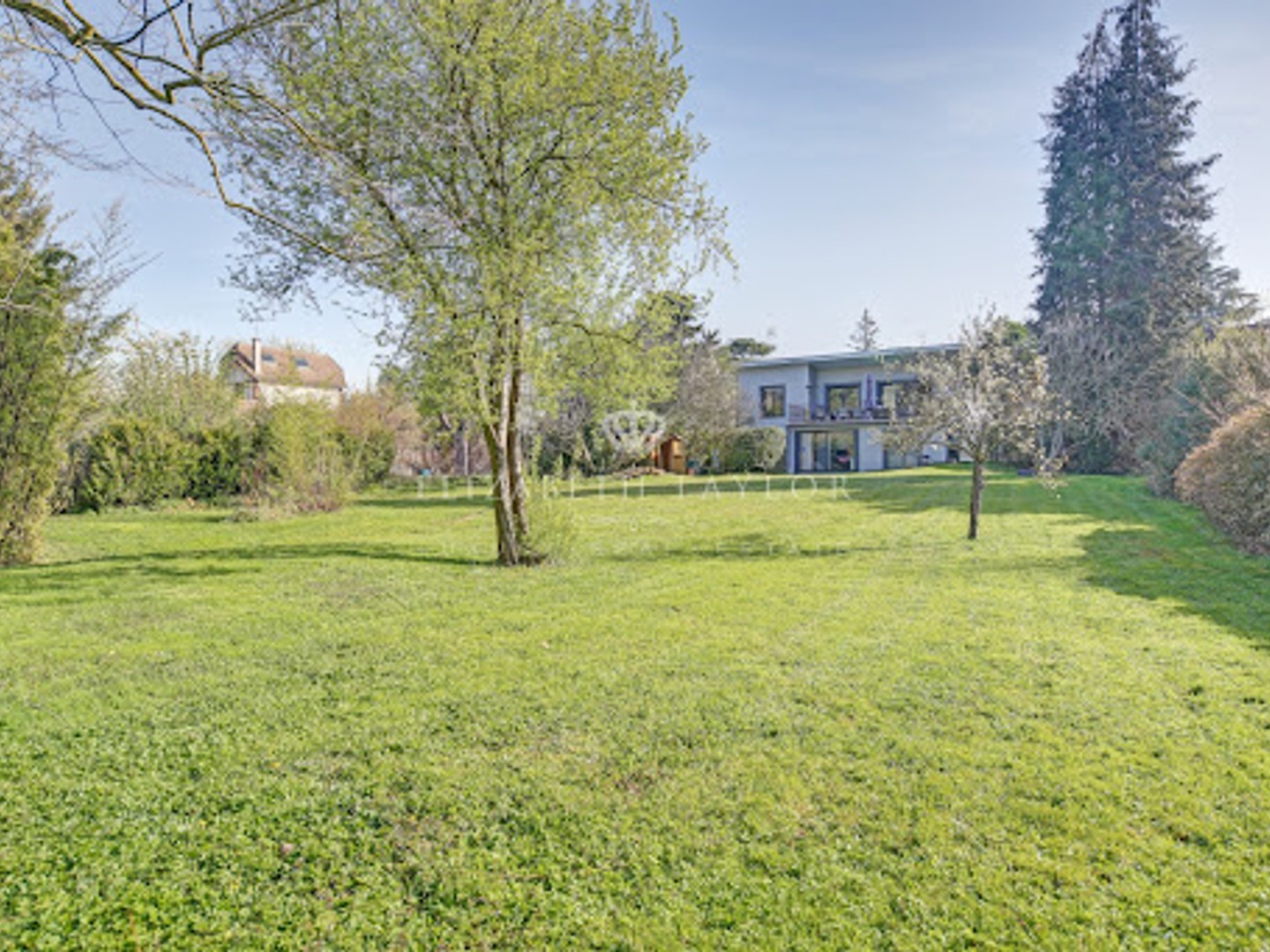Propriété 11 pièces 272 m²