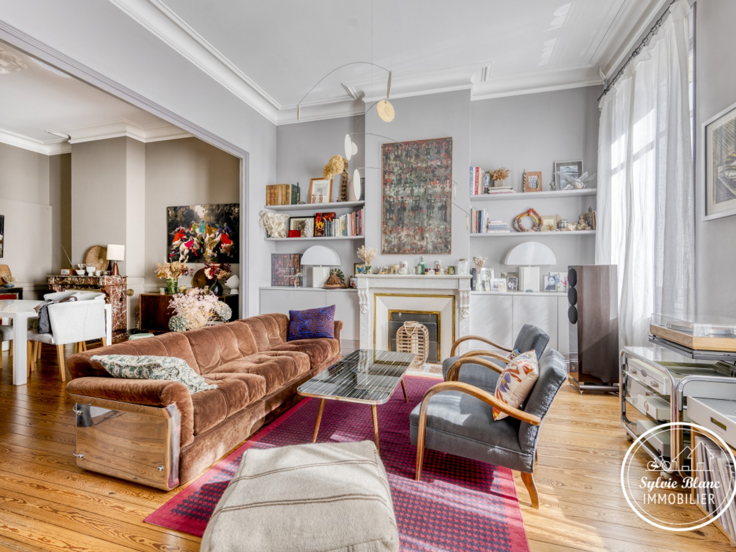 Belle maison en pierre entièrement rénovée et de standing séjour et 4 chambres grand jardin sans vis à vis
