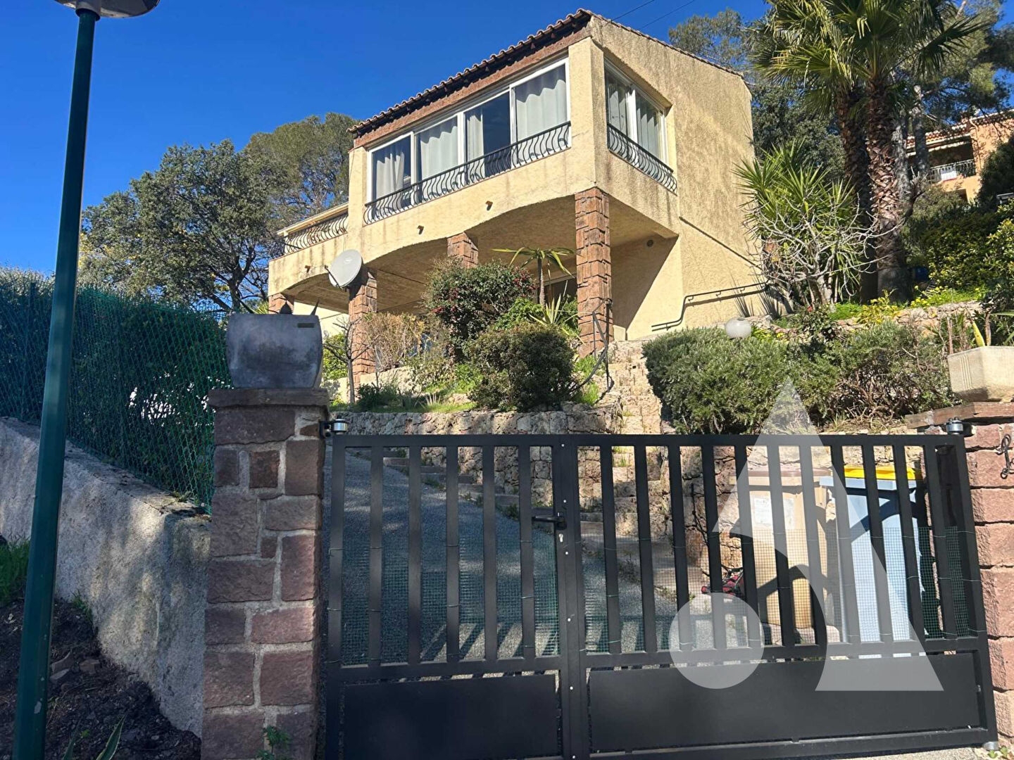 Maison à vendre - 5 pièces - 130m2 - Saint-Raphaël (83700)