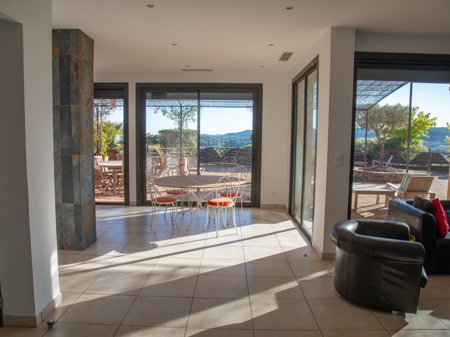 Appartement Atypique avec 250 M² de terrasse Vue mer