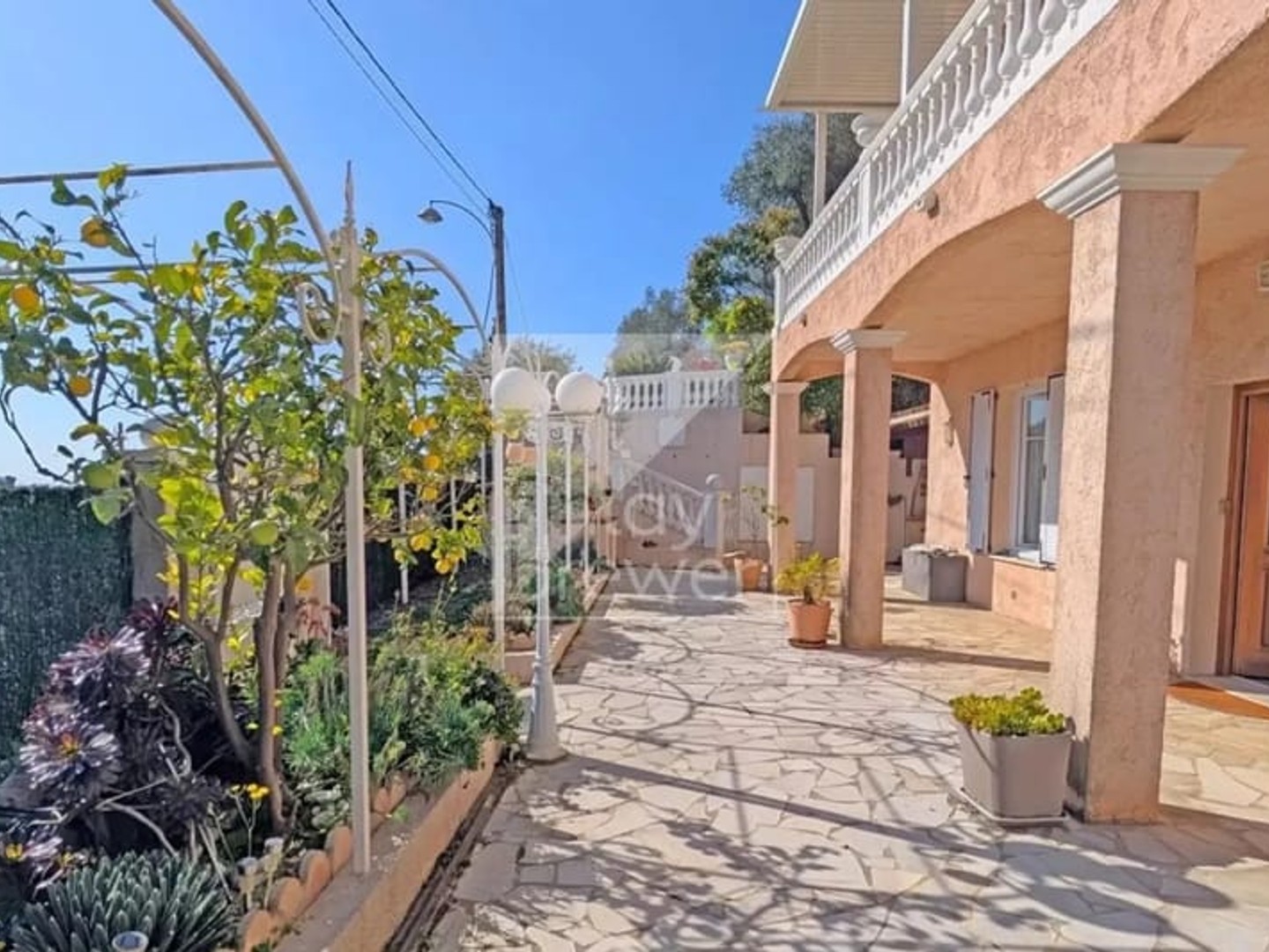 Maison à vendre - 7 pièces - 181m2 - Nice (06000)
