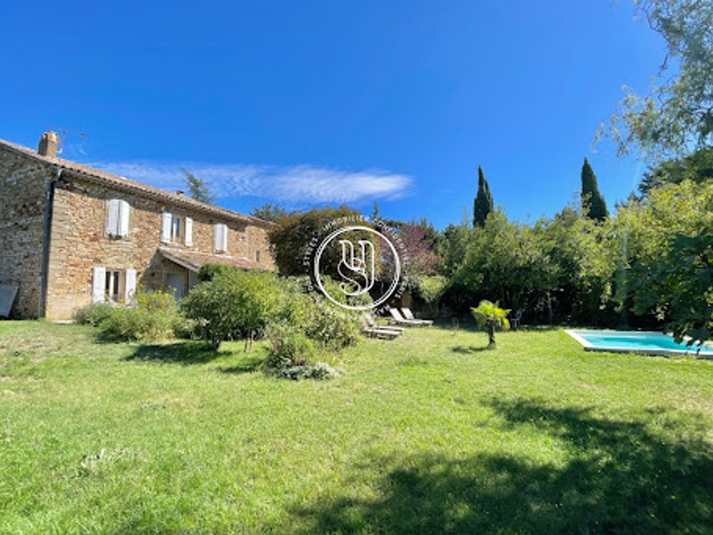 Mas provençal 8 pièces 213 m²