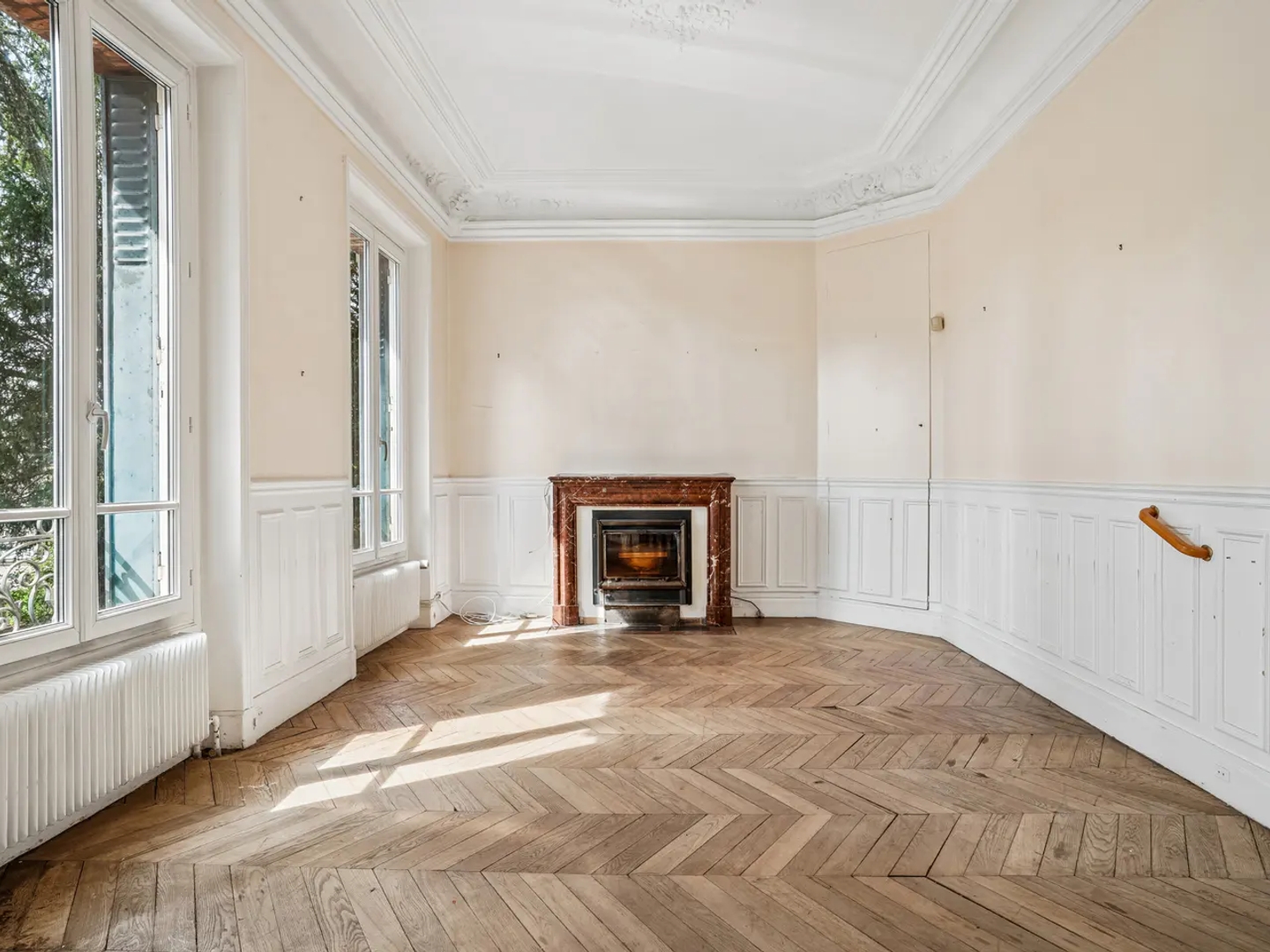 Immeuble à vendre - 14 pièces - 356m2 - Ville-D'avray (92410)