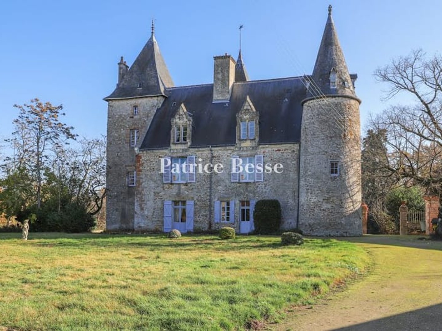 Maison à vendre - 12 pièces - 680m2 - Salbris (41300)
