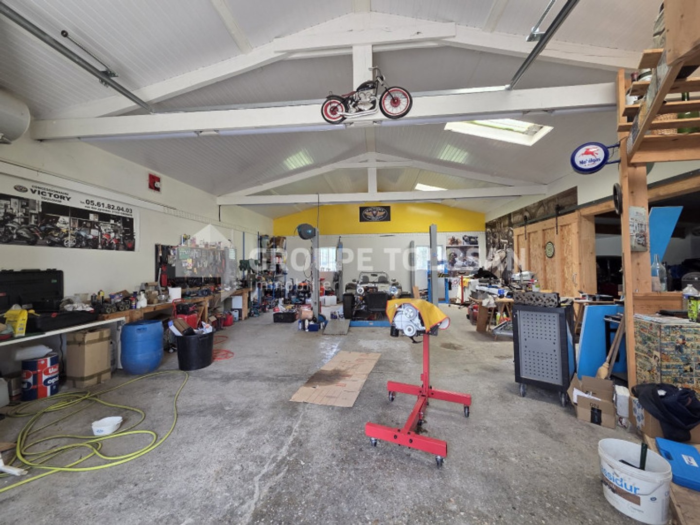 Locaux à vendre - 2 pièces - 261m2 - Montauban (82000)