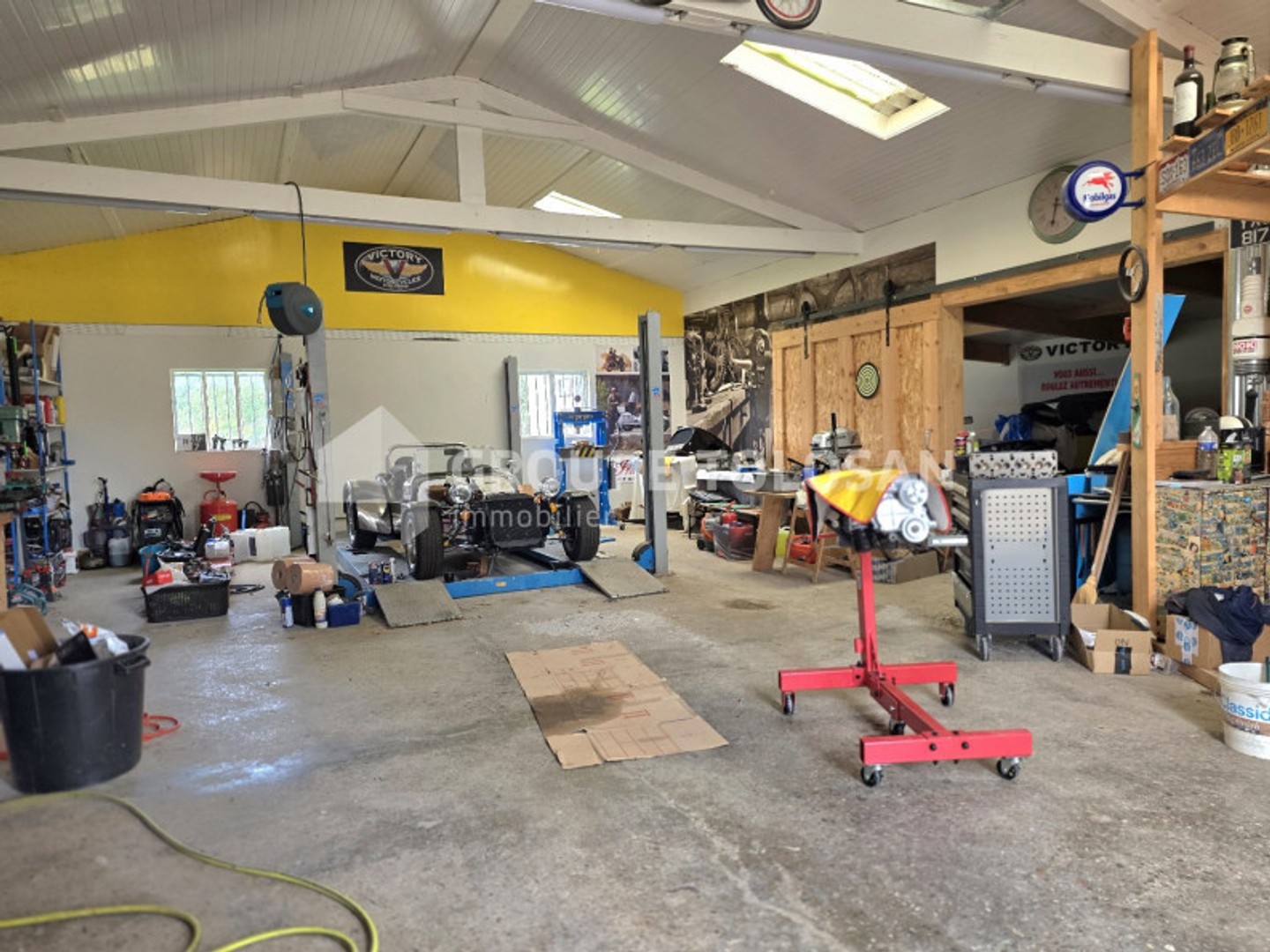 Locaux à vendre - 2 pièces - 261m2 - Montauban (82000)