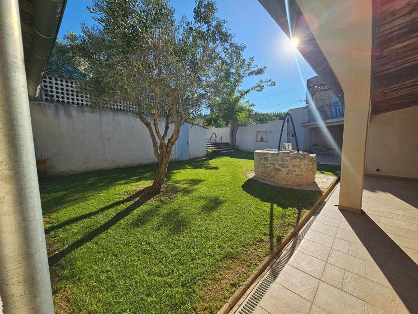 Maison Individuelle à Eguilles 4 pièce(s) 141 m2 sur un terrain de 687m2 avec Piscine