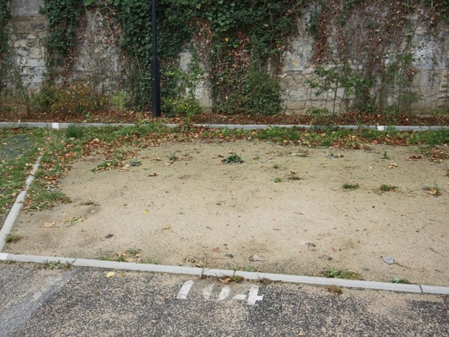 Parking / garage / box à vendre - Persan (95340)
