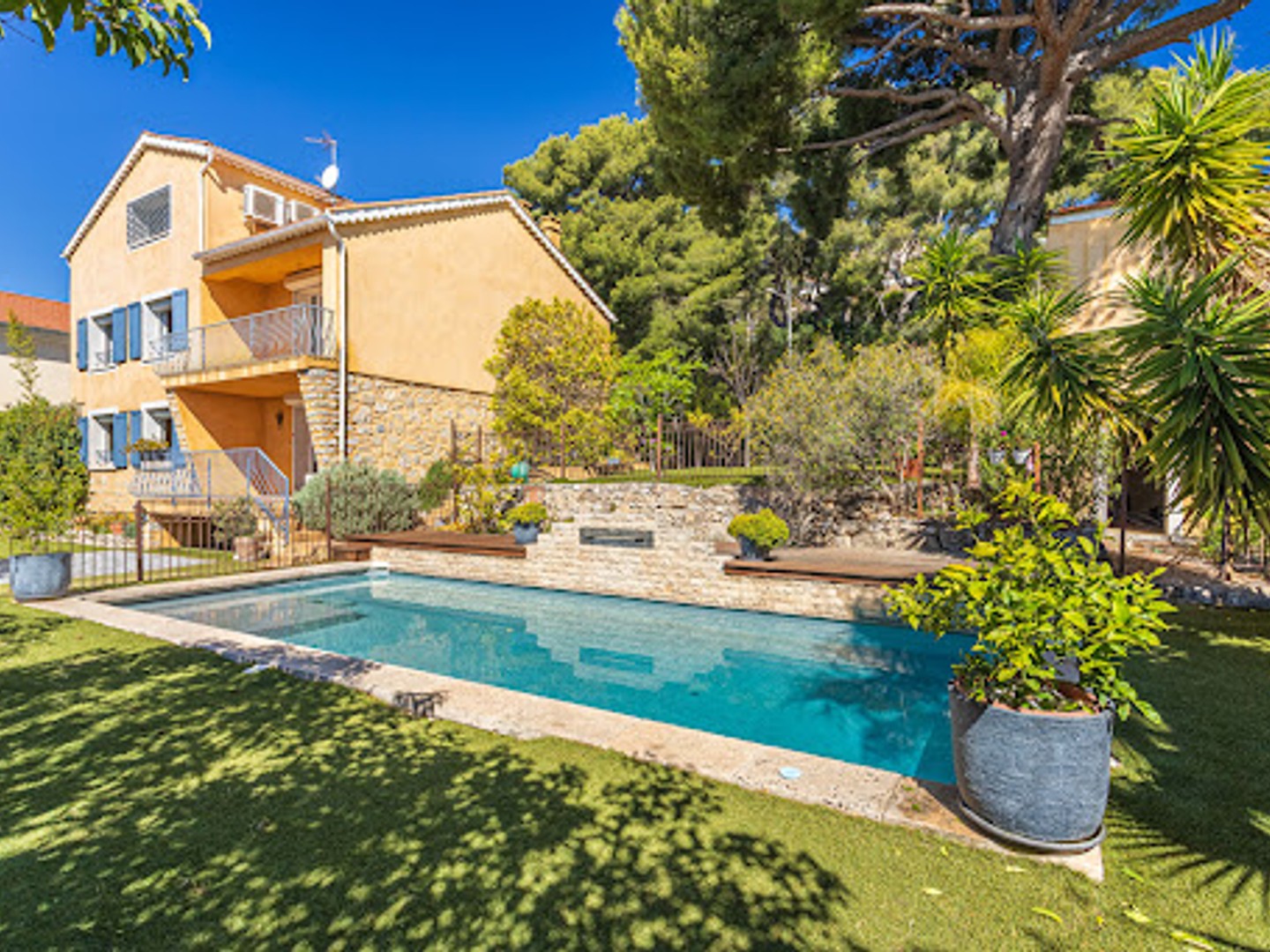 Maison à vendre - 7 pièces - 180m2 - Toulon (83000)