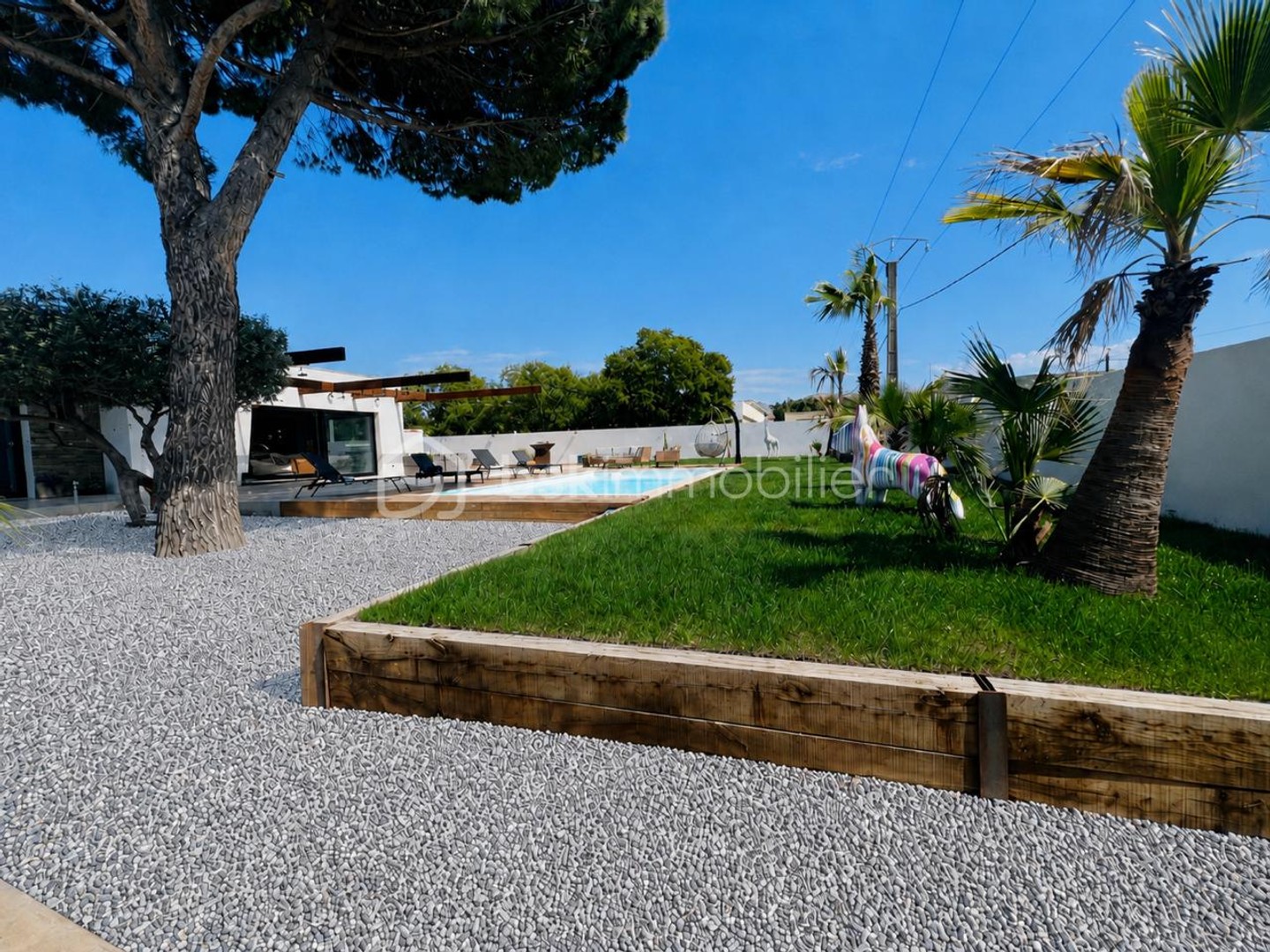 Maison à vendre - 7 pièces - 271m2 - Marignane (13700)