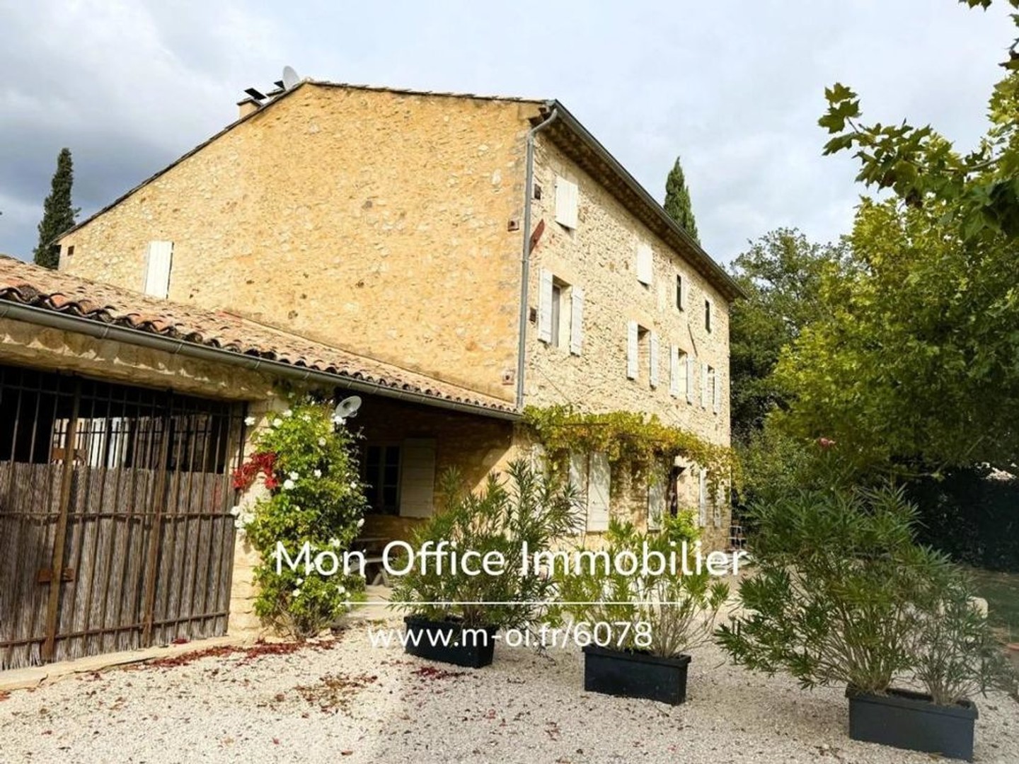Référence : 6078-ANC - Bastide en pierres rénovée à Roussillon