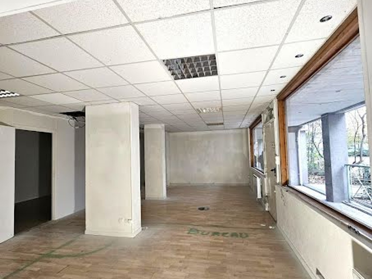 Bureaux à vendre - 4 pièces - 62m2 - Villeurbanne (69100)