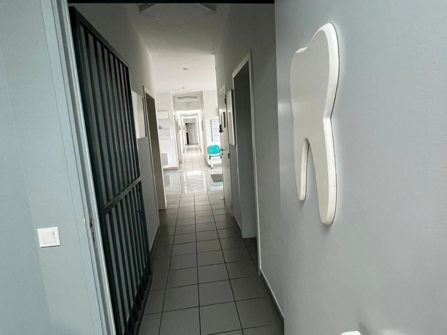 Magasin à vendre - 20 pièces - 326m2 - Poulx (30320)