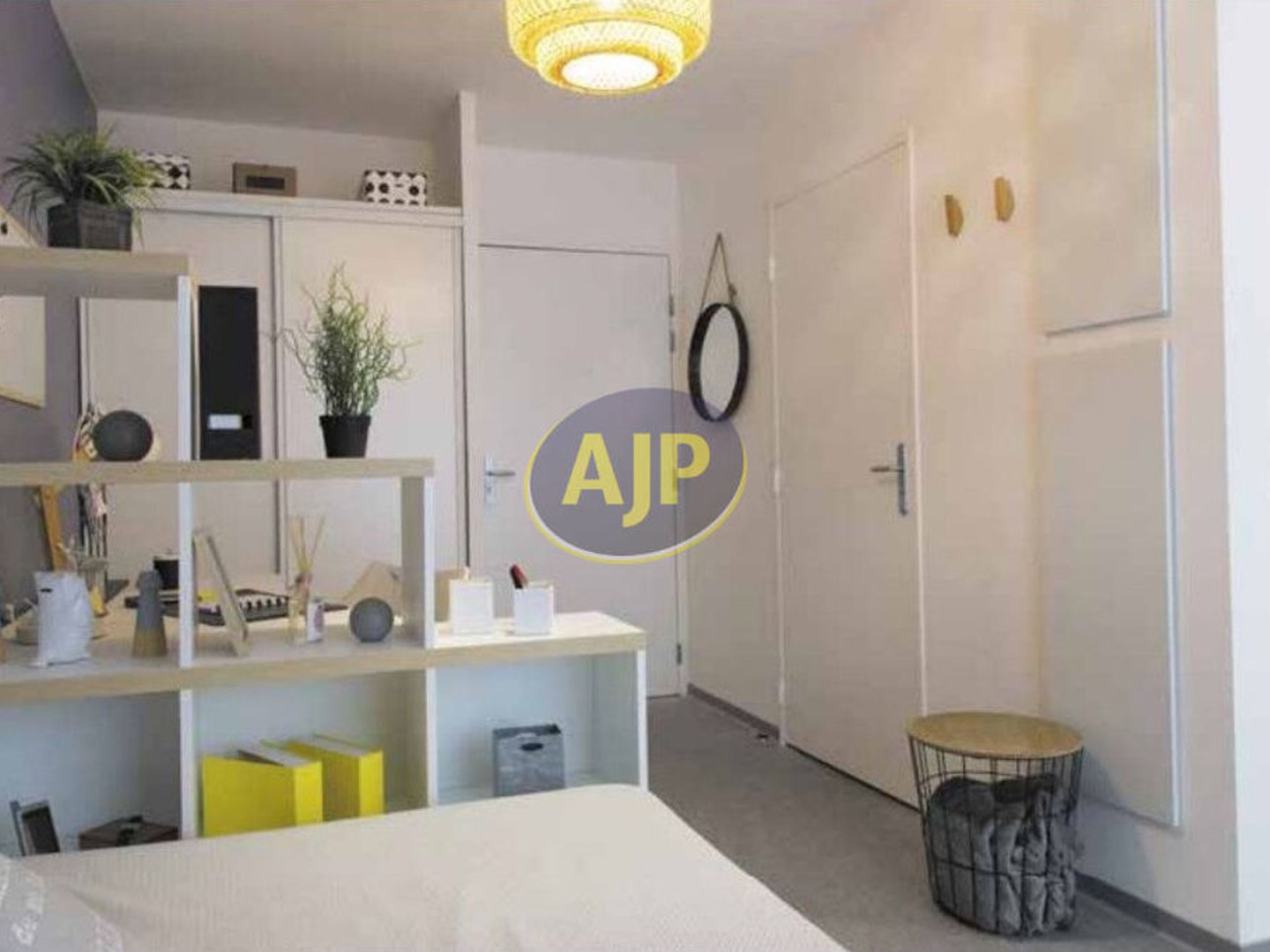 BORDEAUX - STUDIOS RÉSIDENCE ÉTUDIANTE