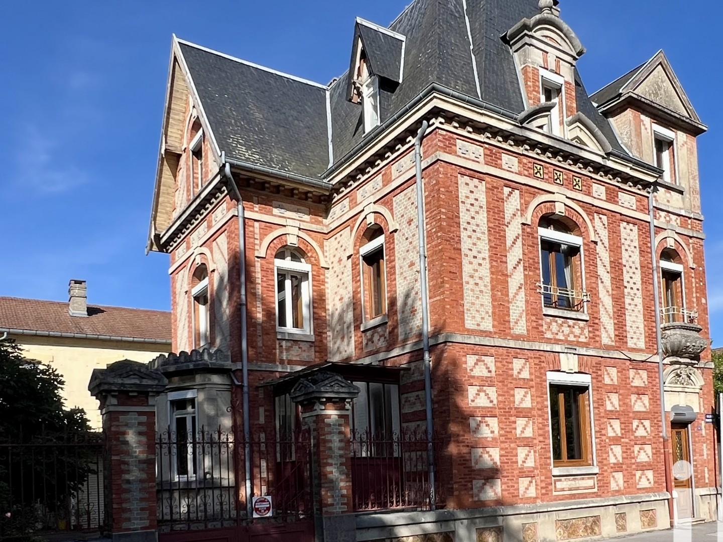 Maison à vendre - 7 pièces - 191m2 - Vitry-Le-François (51300)
