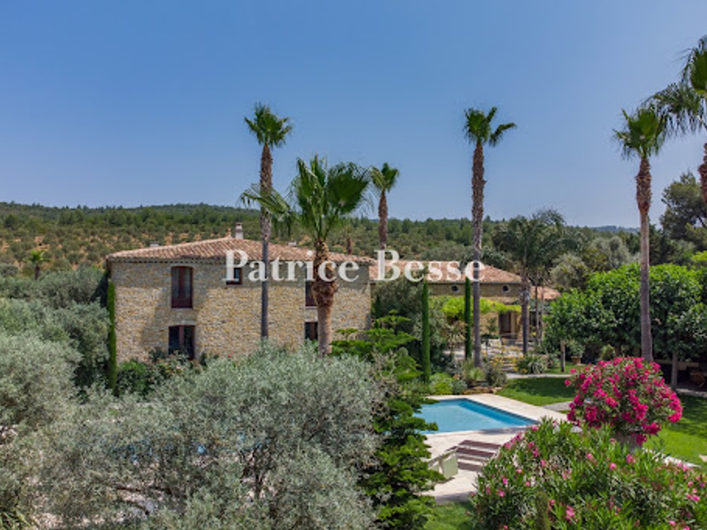 Maison 20 pièces 900 m²