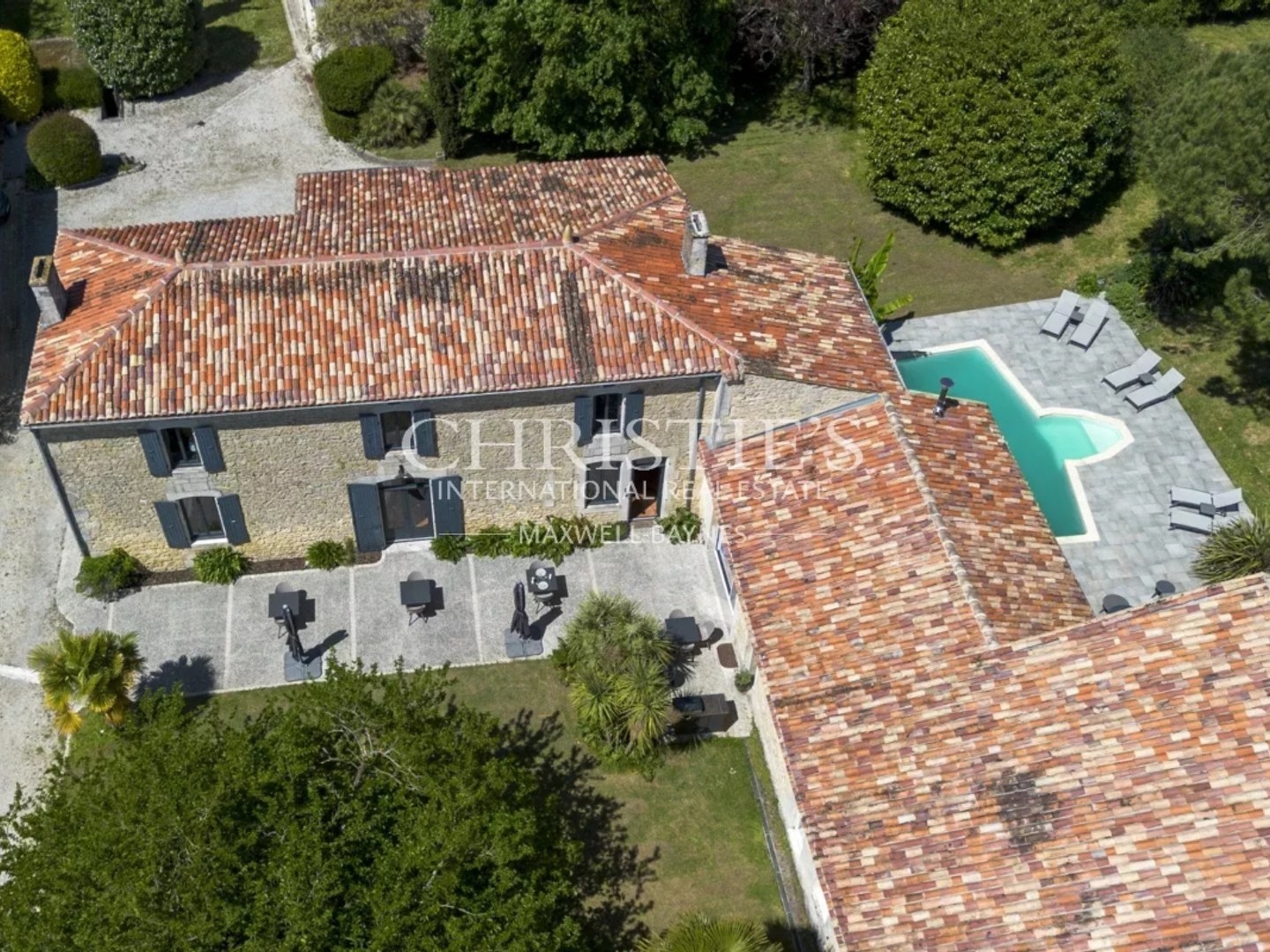 Elégante Maison de Maître de 12 pièces, 7 suites, cachet historique et prestations de luxe