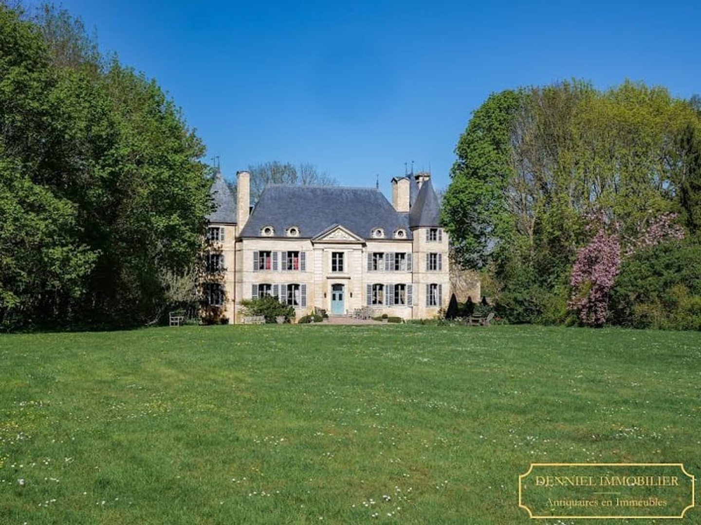 Château 15 pièces 600 m²